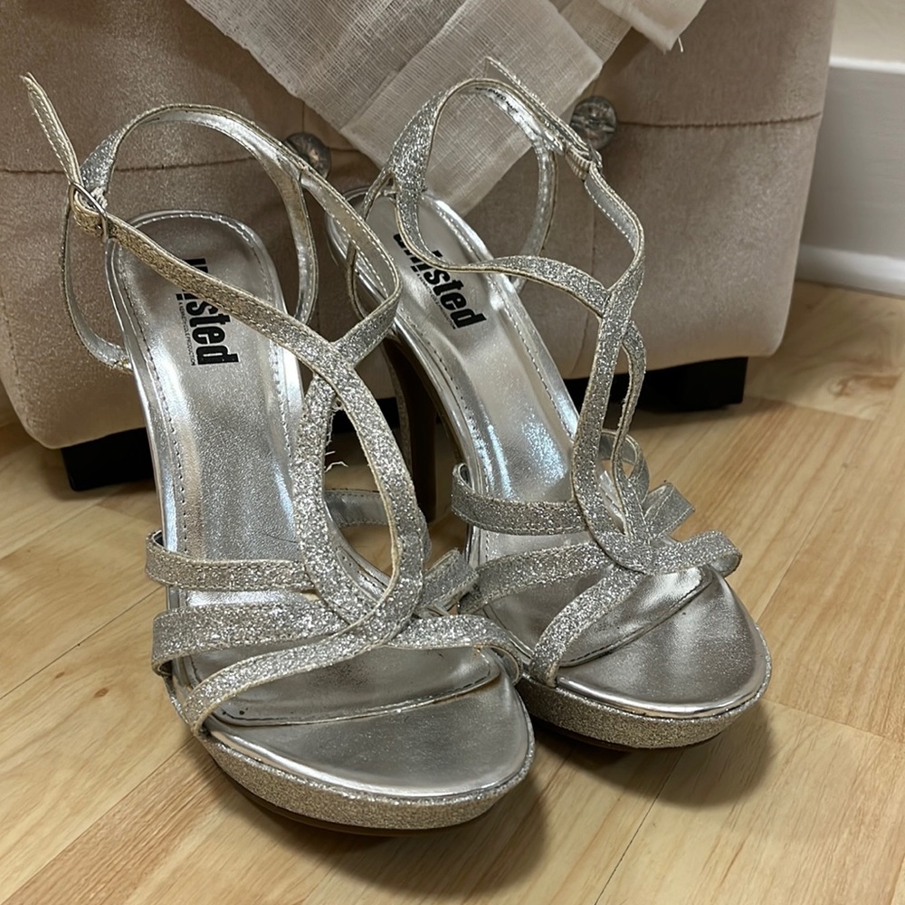 Sparkling High Heels ✨